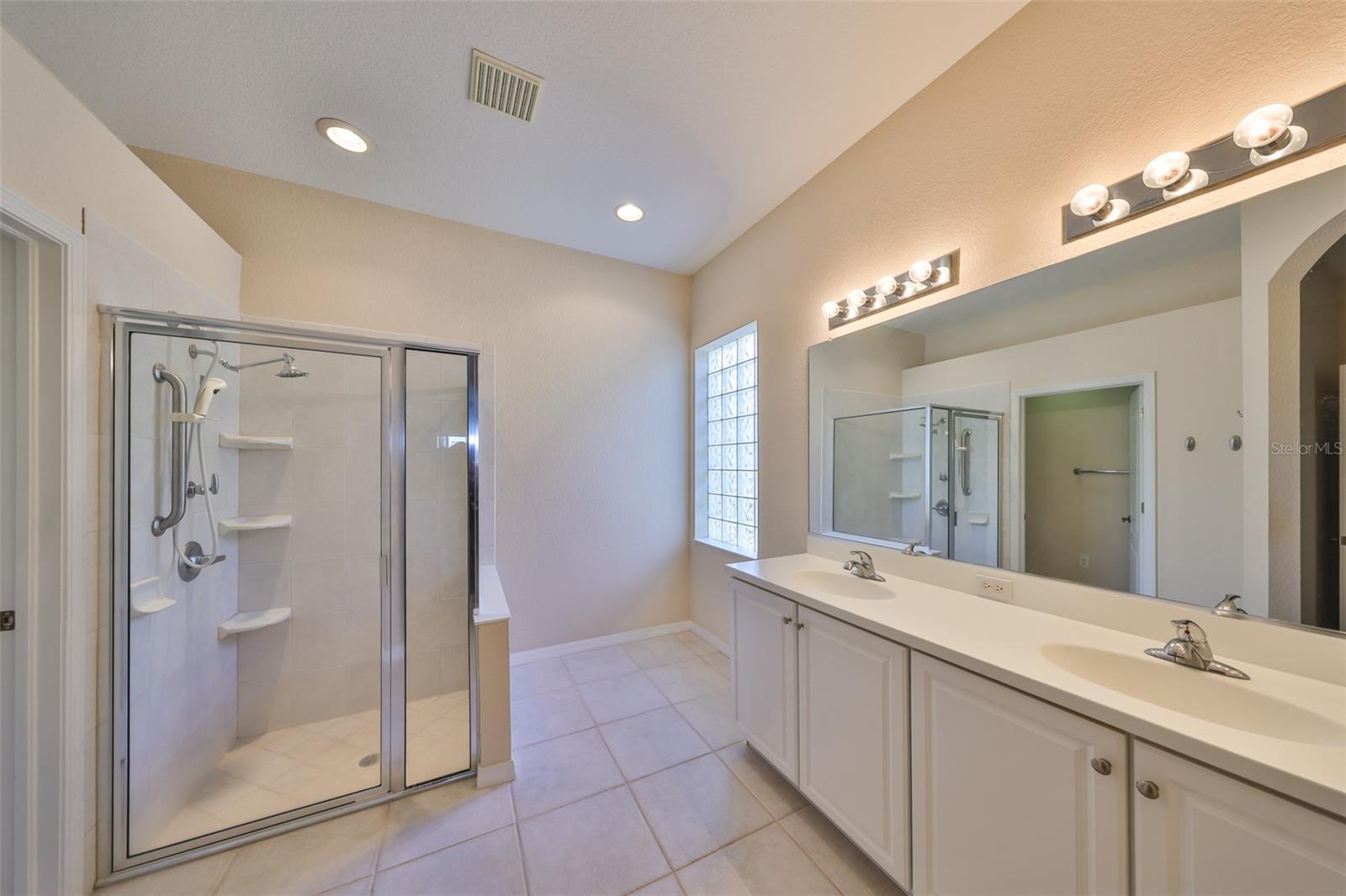Image 21 of 35 For 1031 Emerald Dunes Drive