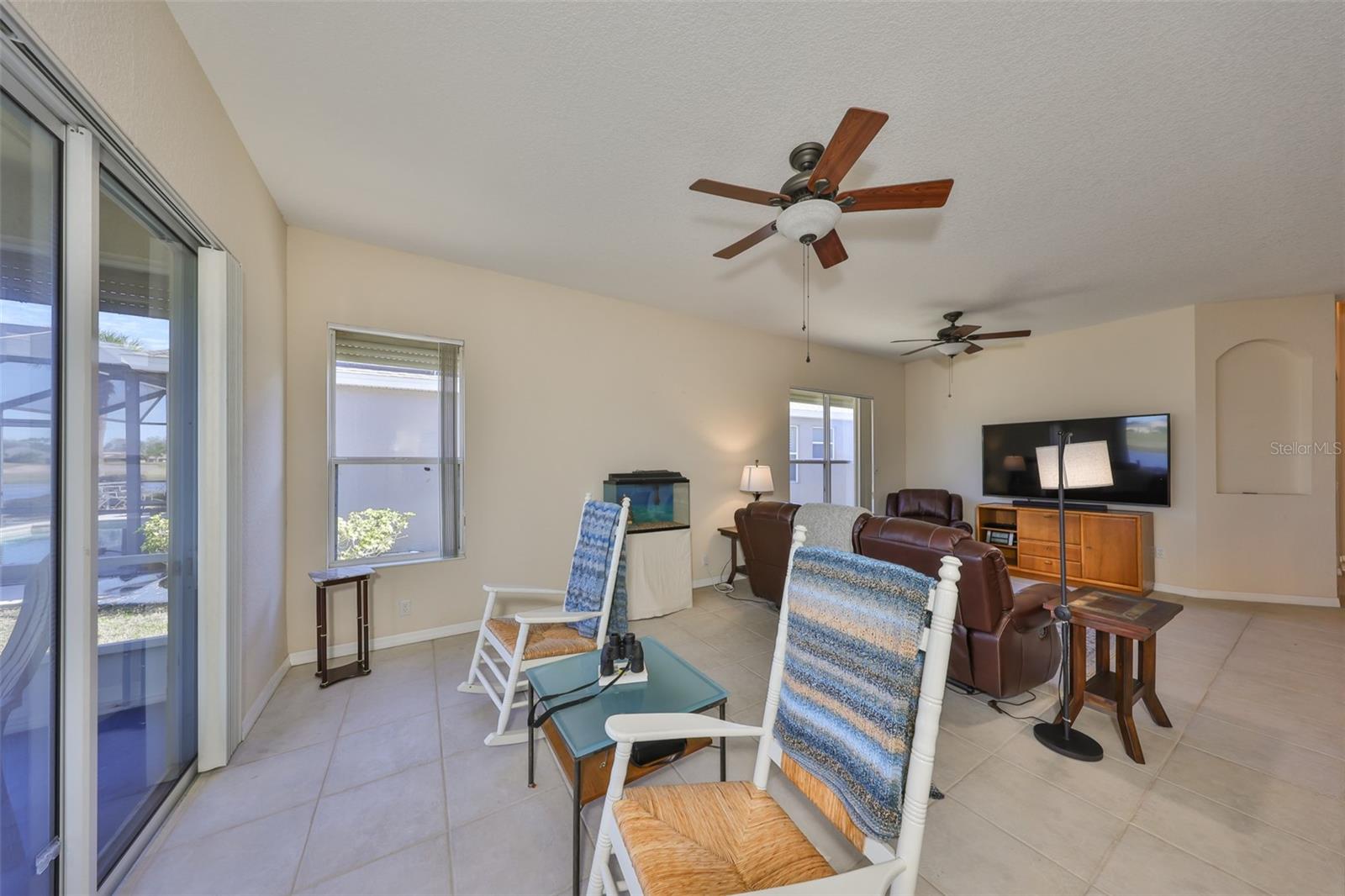 Image 7 of 35 For 1031 Emerald Dunes Drive
