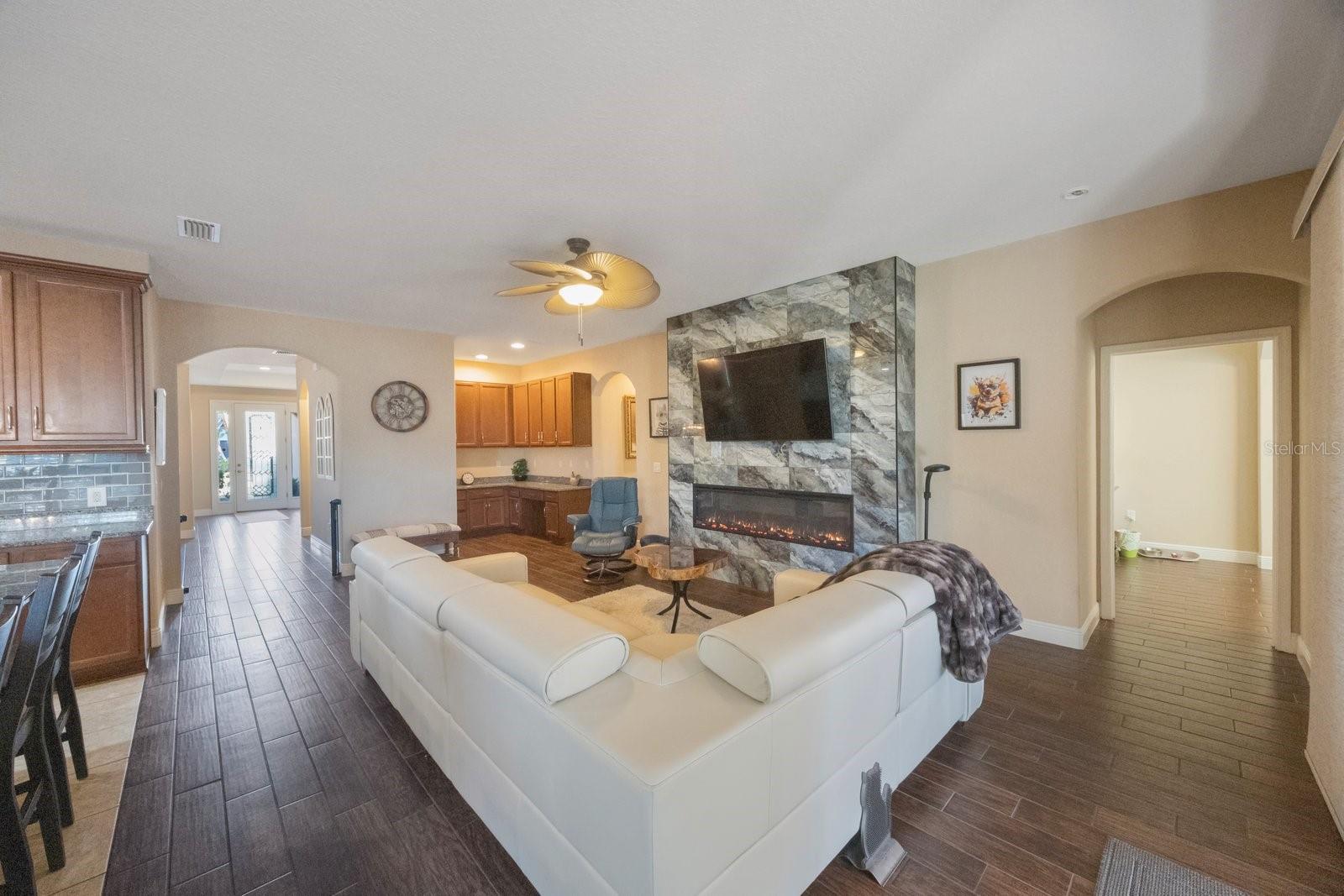 Image 15 of 52 For 2564 Grand Cypress Boulevard