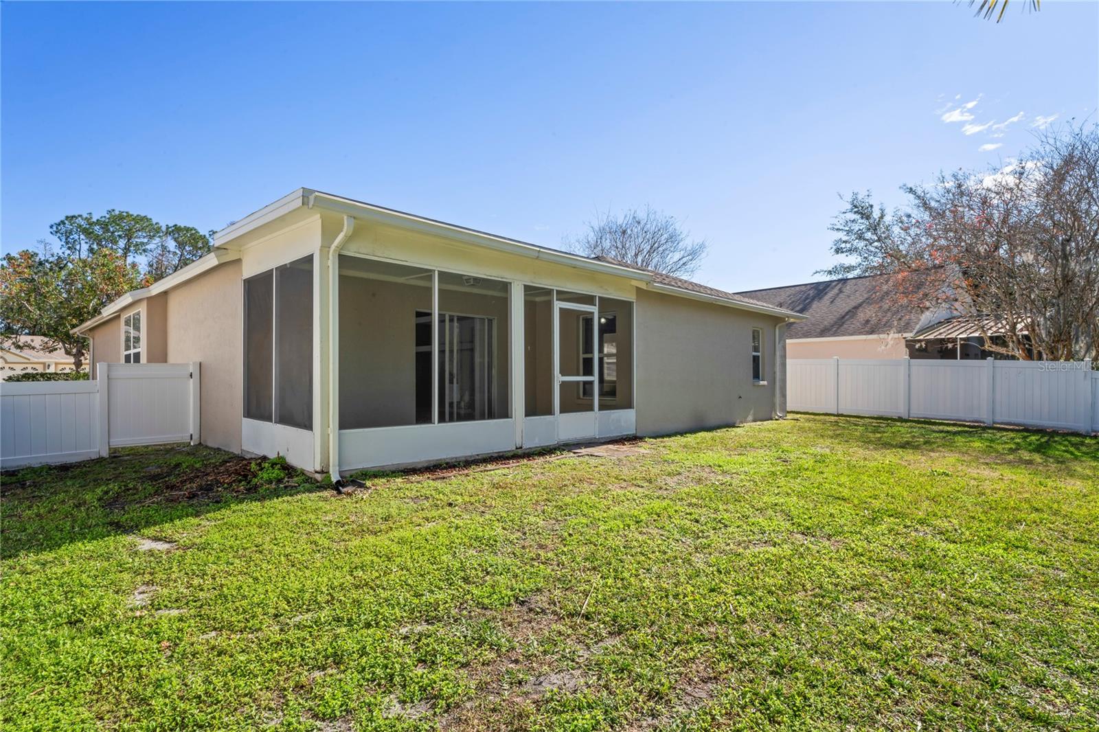 Listing photo id 21 for 30052 Morningmist Drive