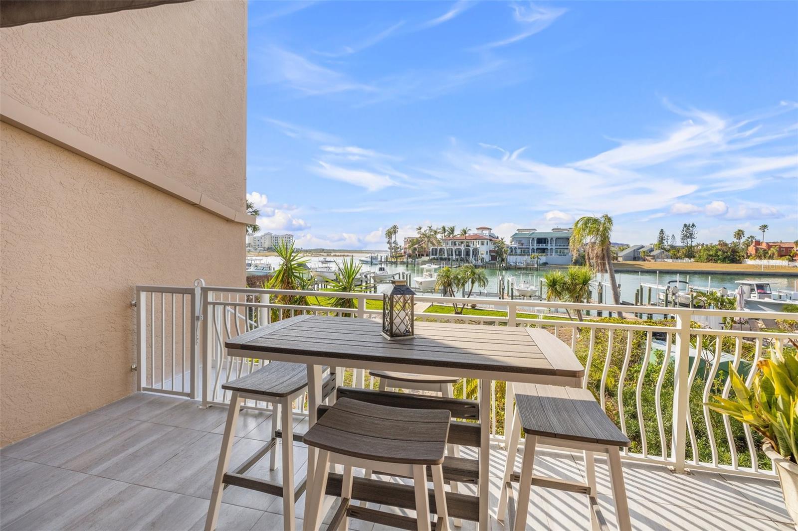 Listing photo id 12 for 936 Pinellas Bayway S T10