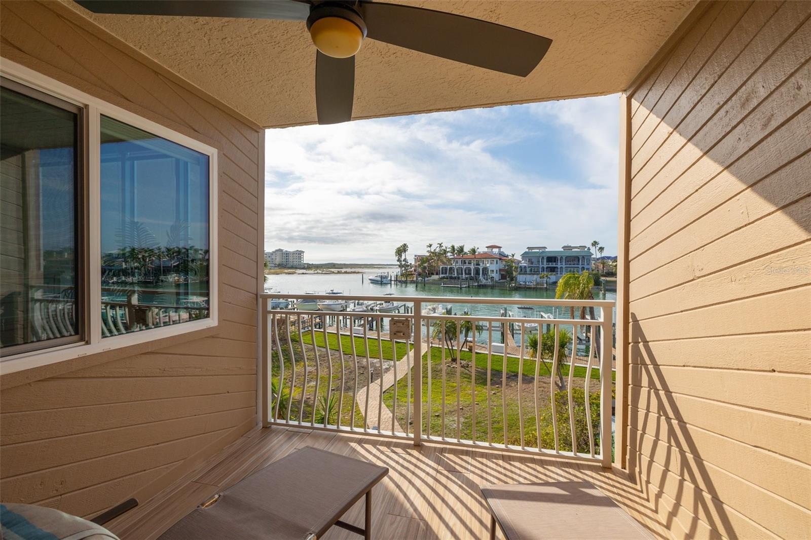 Listing photo id 34 for 936 Pinellas Bayway S T10