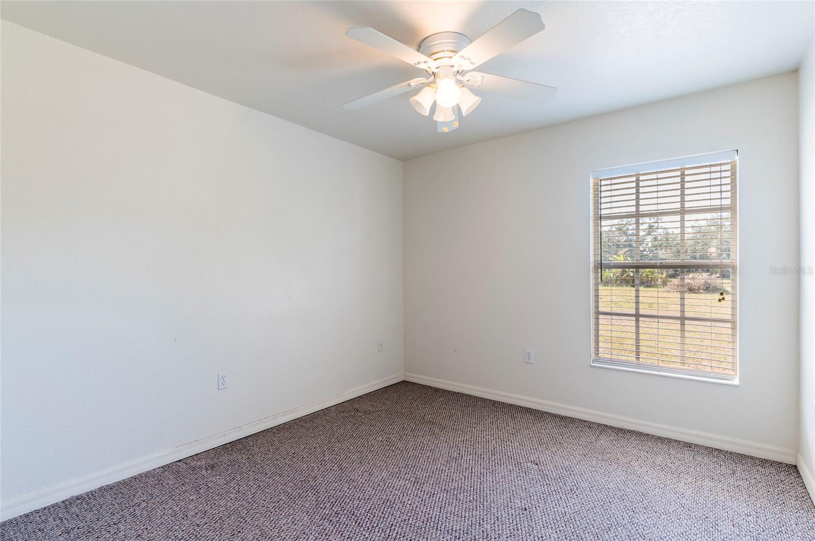 Listing photo id 23 for 1625 58th Street