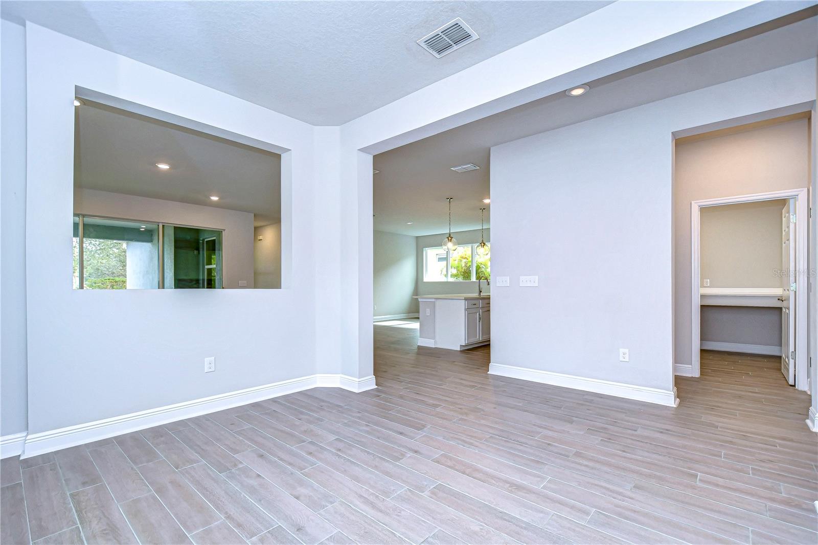 Image 9 of 31 For 6112 Plover Meadow Street