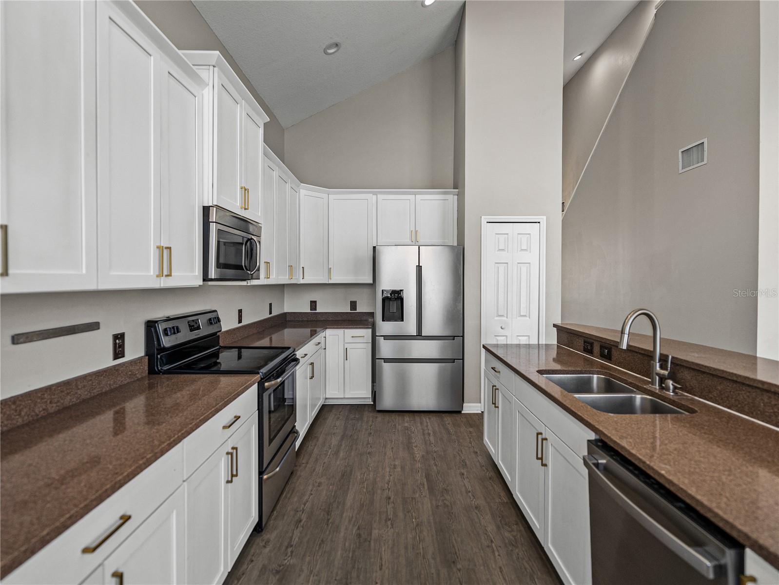 Image 20 of 72 For 4351 Highcroft Drive