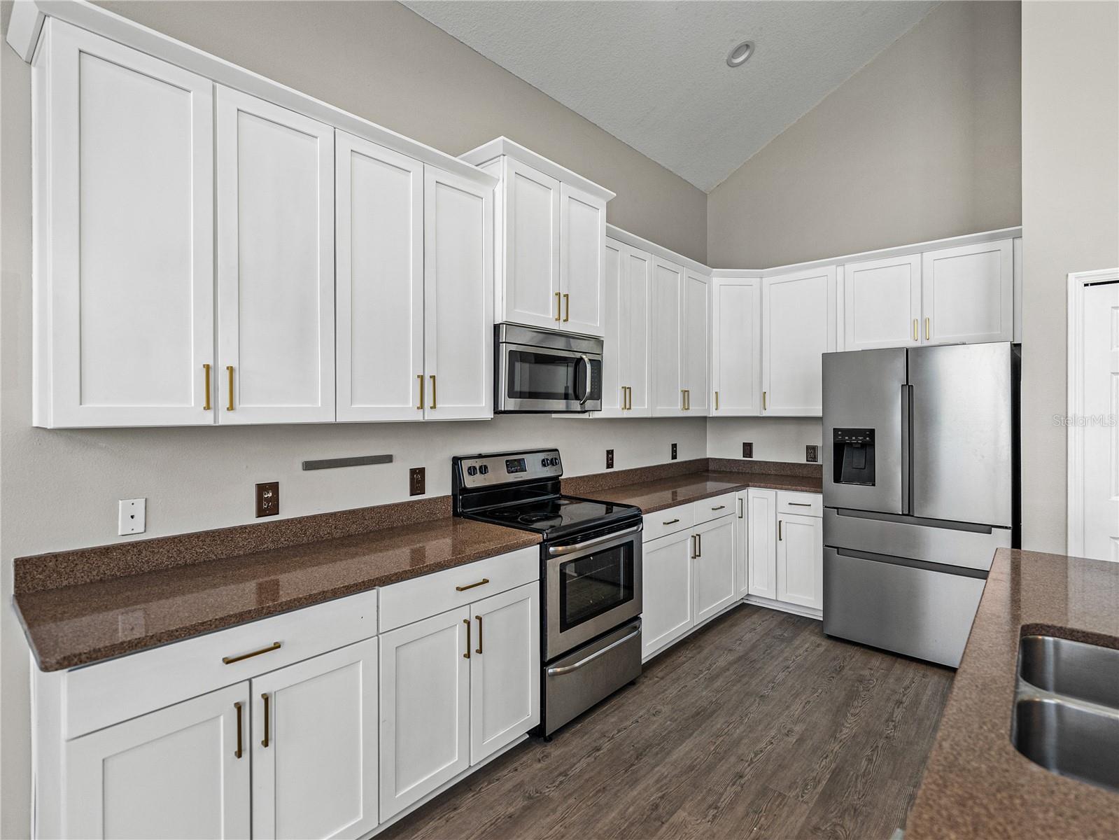 Image 21 of 72 For 4351 Highcroft Drive