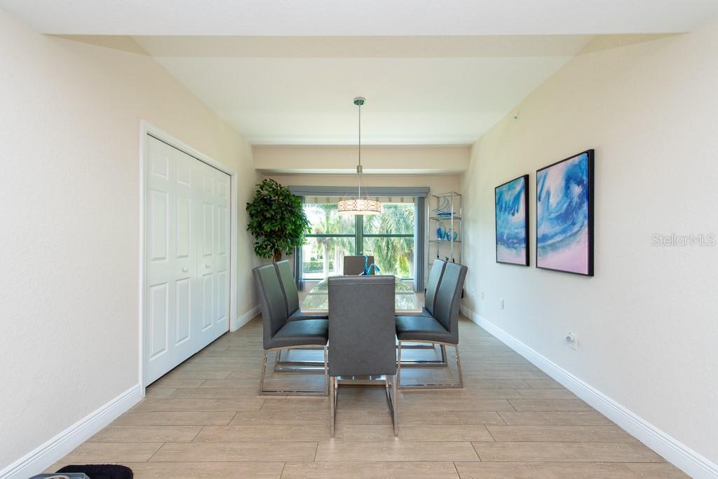 Image 32 of 99 For 1695 Pinellas Bayway S E4