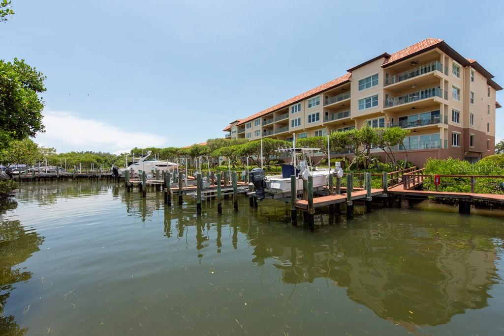 Image 67 of 99 For 1695 Pinellas Bayway S E4