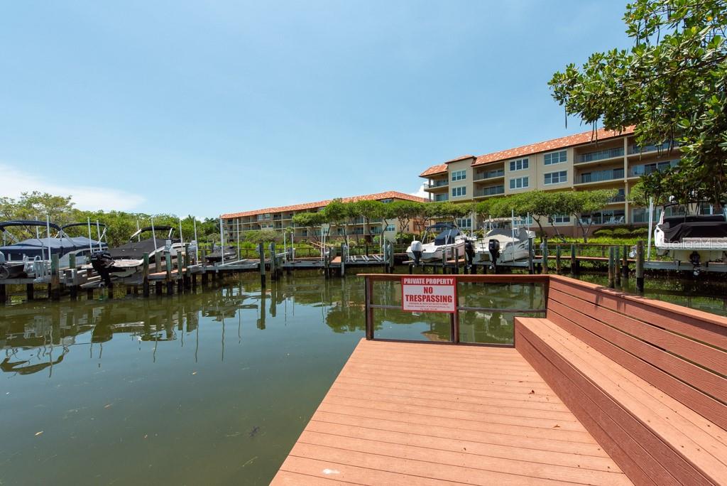 Image 69 of 99 For 1695 Pinellas Bayway S E4