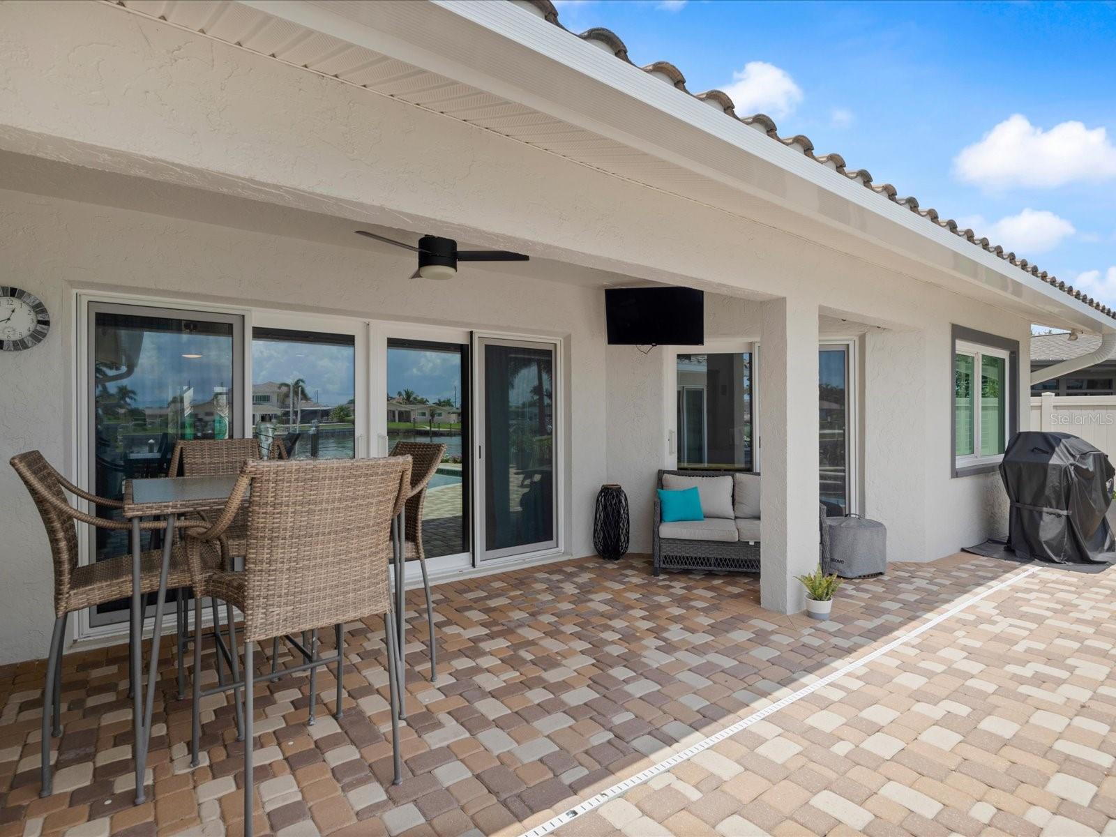 Listing photo id 48 for 725 Capri Boulevard