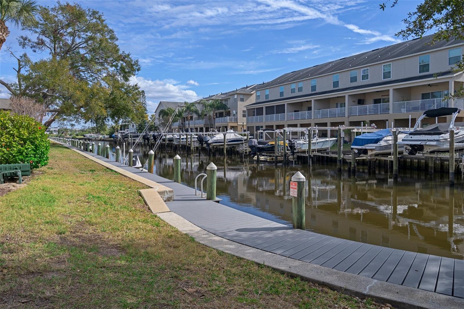 Listing photo id 25 for 314 Moorings Cove Drive