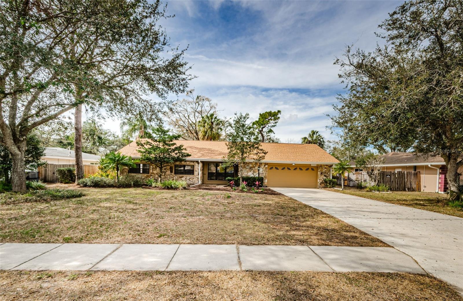 Listing photo id 0 for 12708 52nd Street