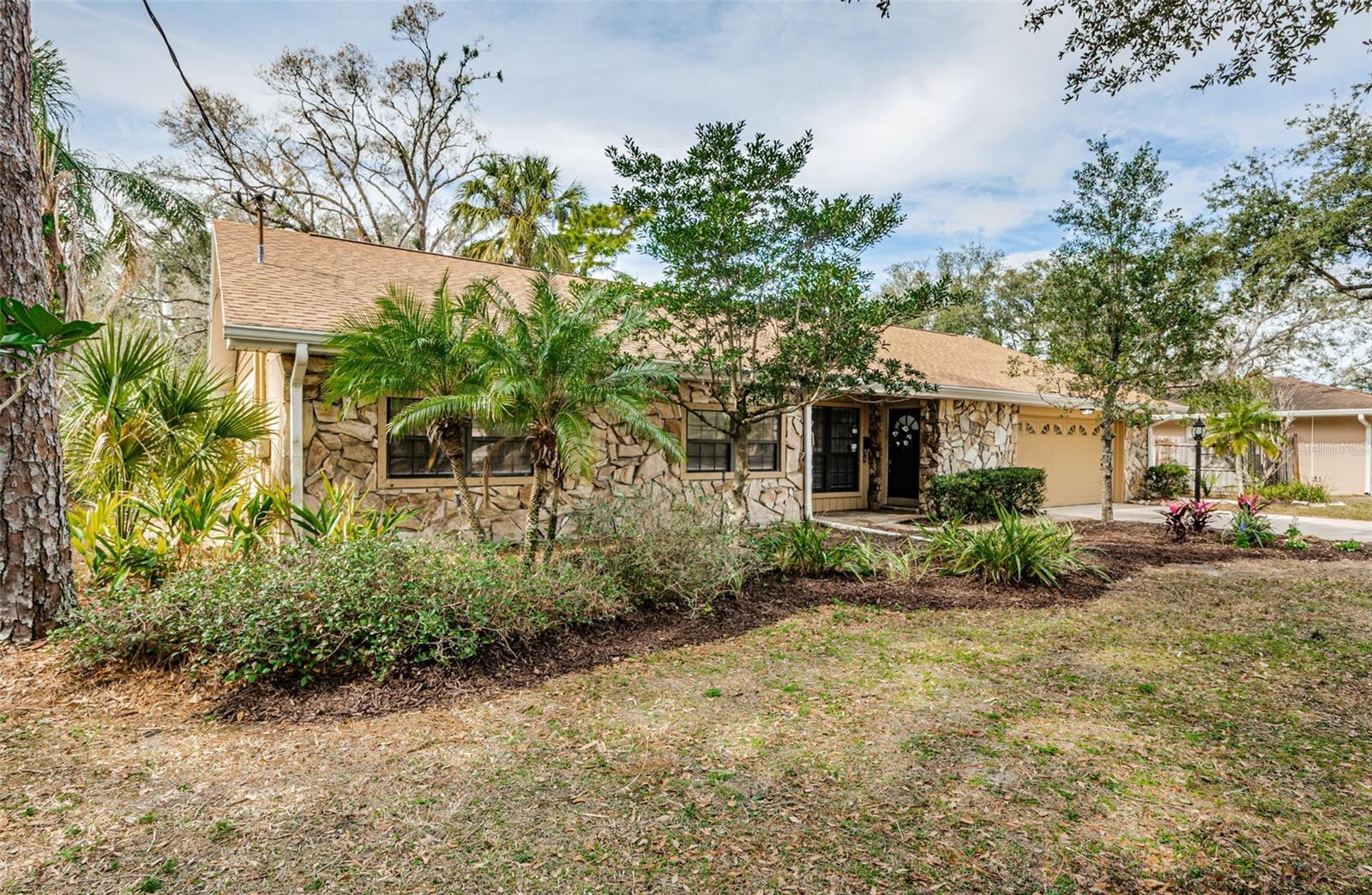 Listing photo id 2 for 12708 52nd Street