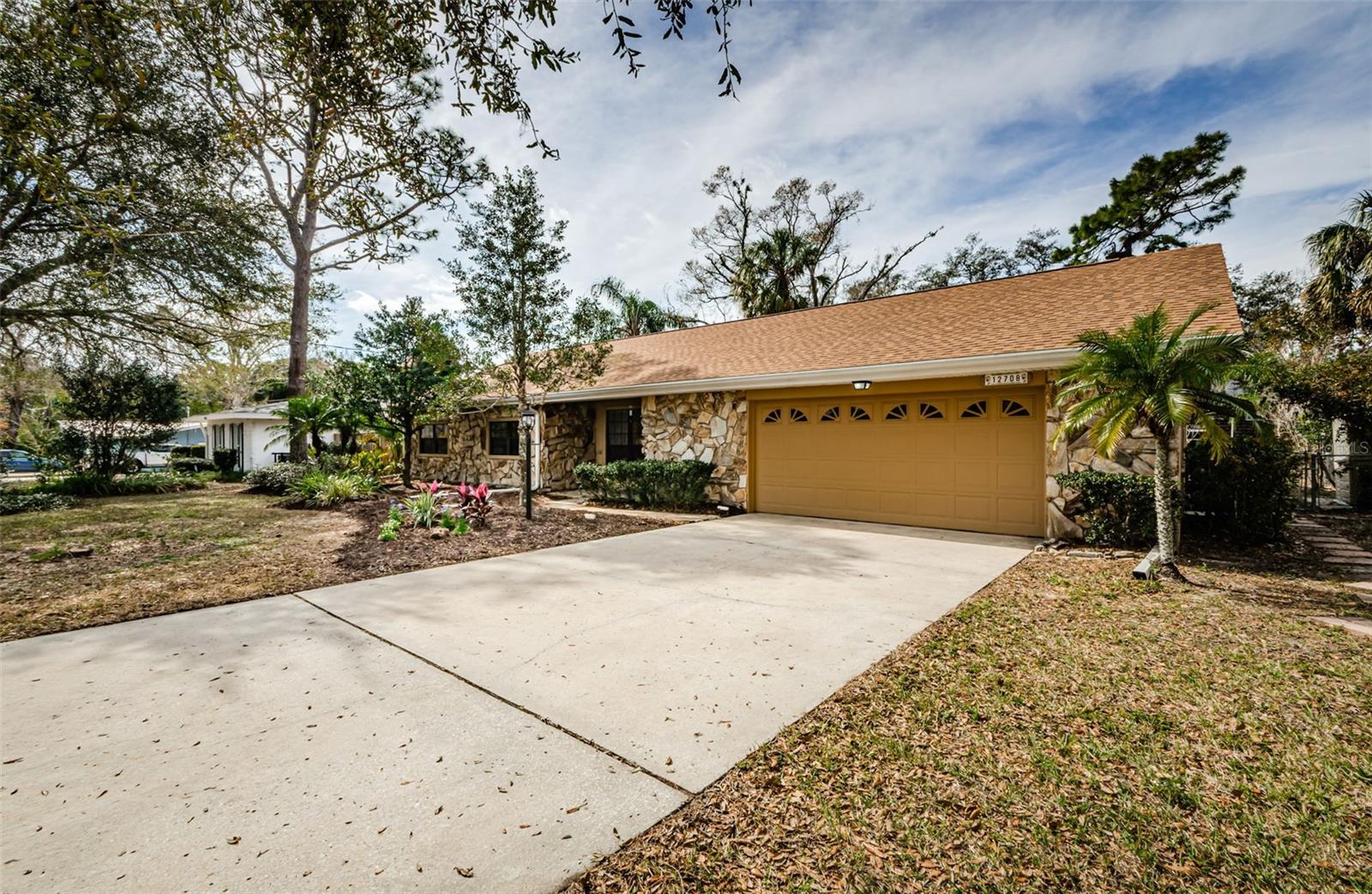 Listing photo id 3 for 12708 52nd Street