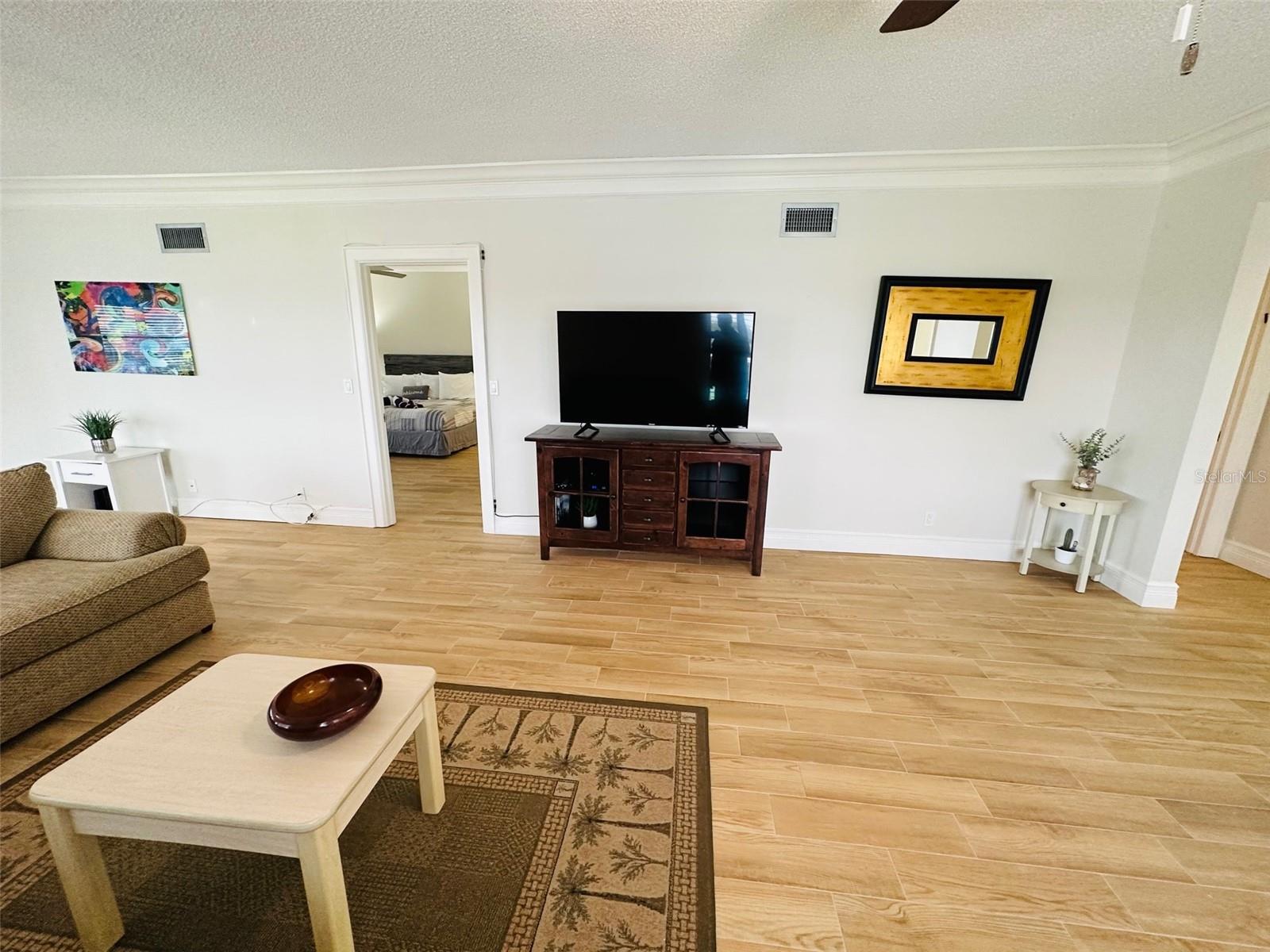 Listing photo id 21 for 4950 Gulf Boulevard 401