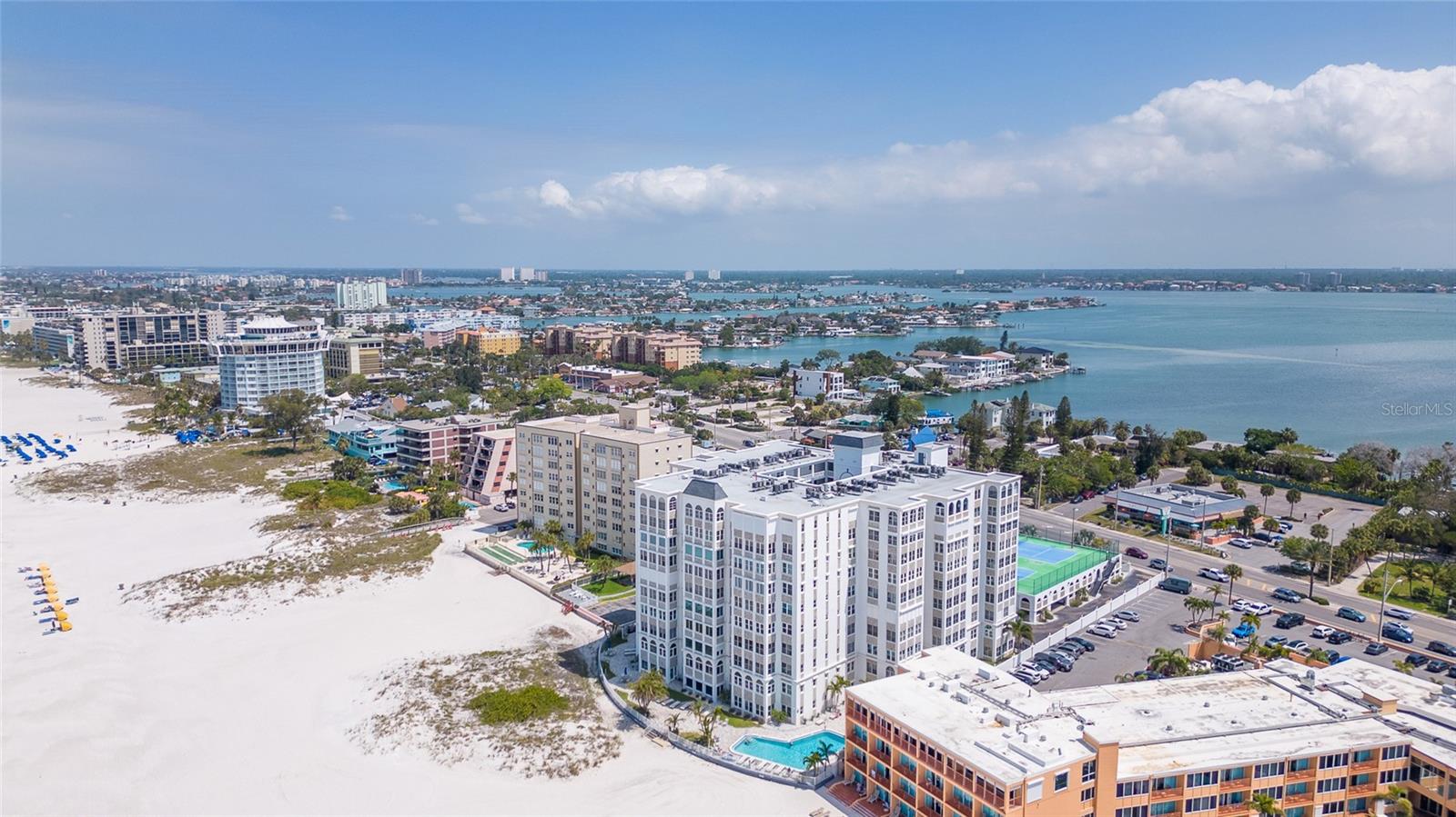 Listing photo id 72 for 4950 Gulf Boulevard 401