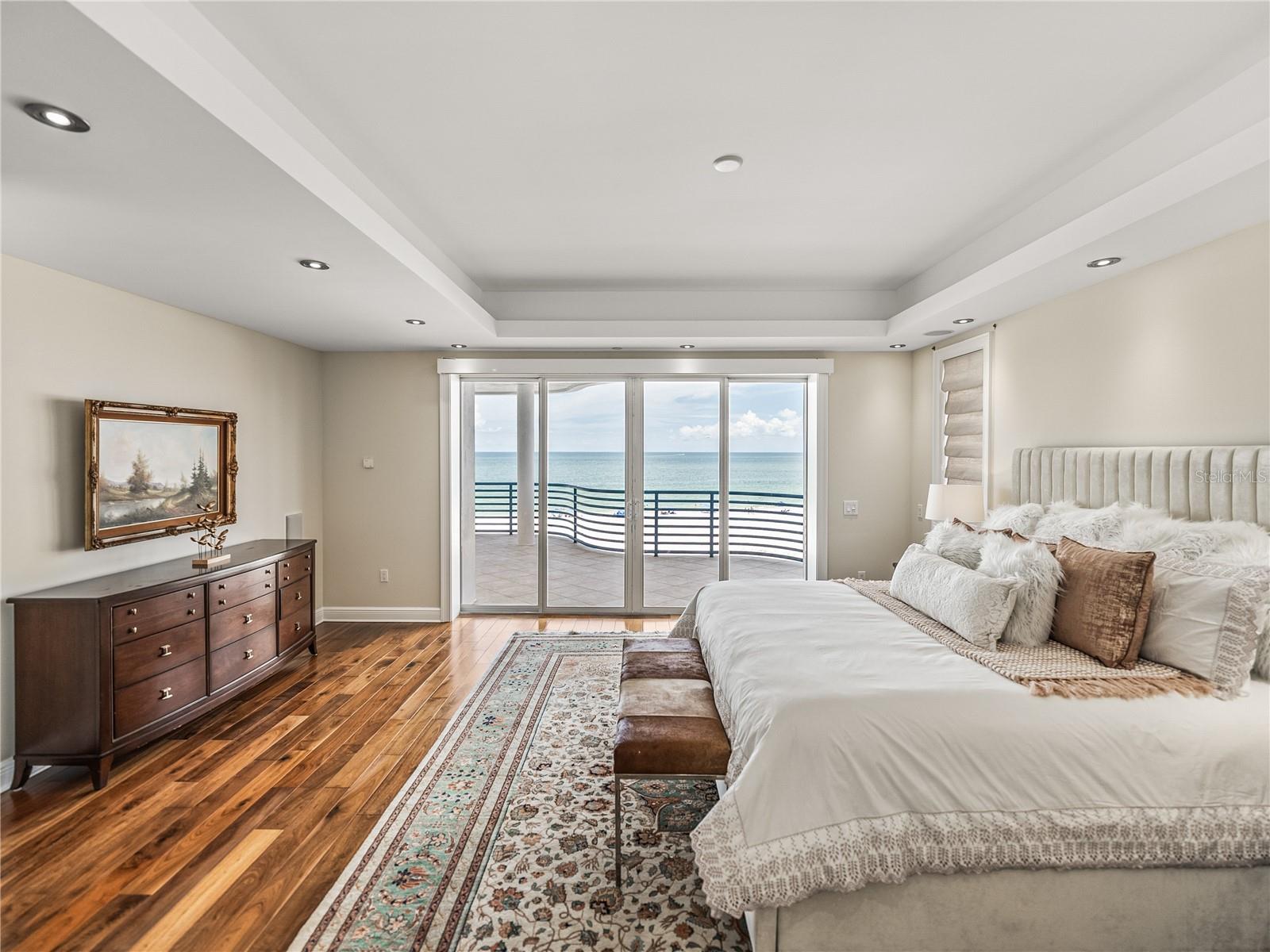 Listing photo id 47 for 3910 Gulf Boulevard 400