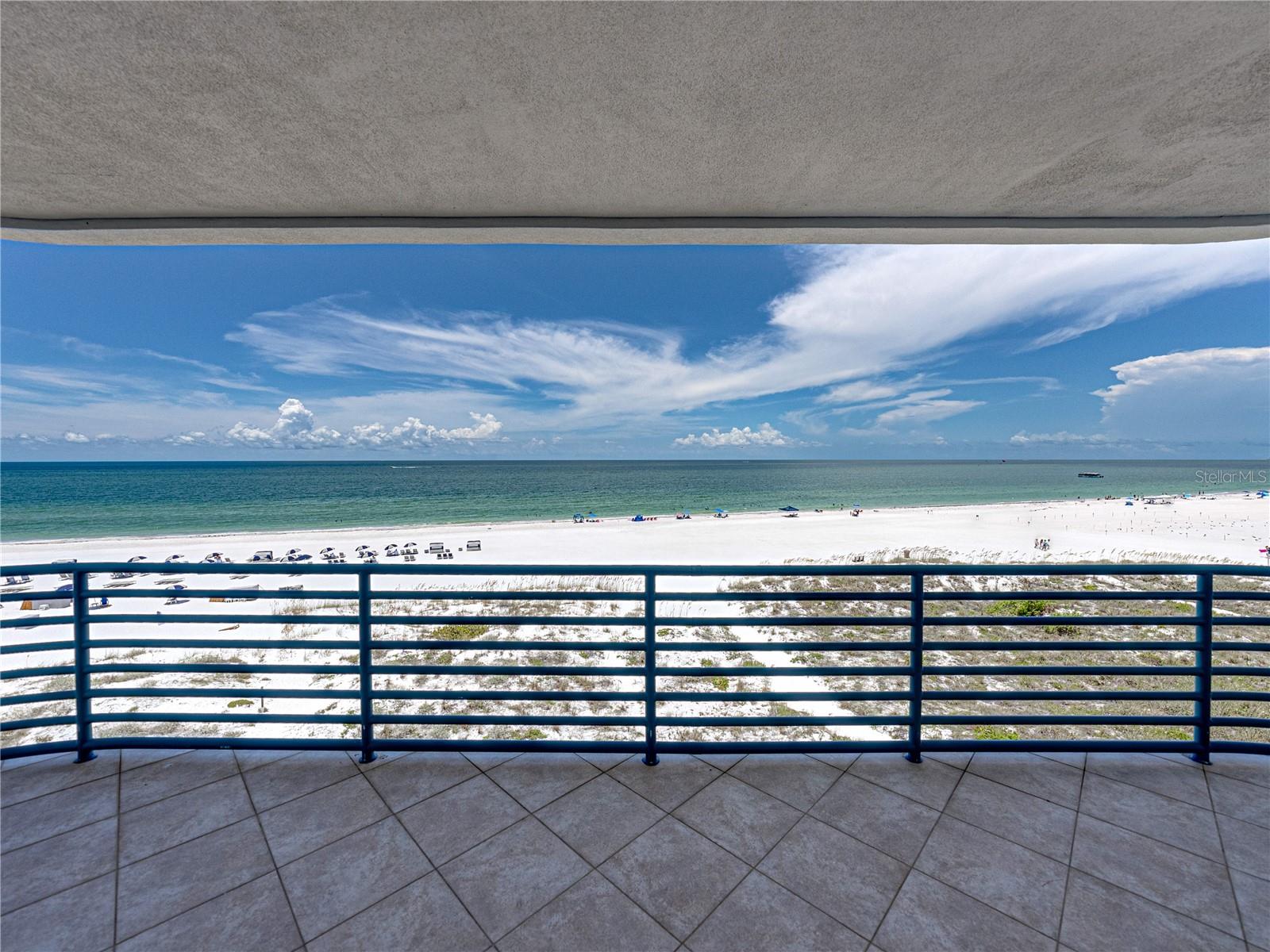 Listing photo id 3 for 3910 Gulf Boulevard 400