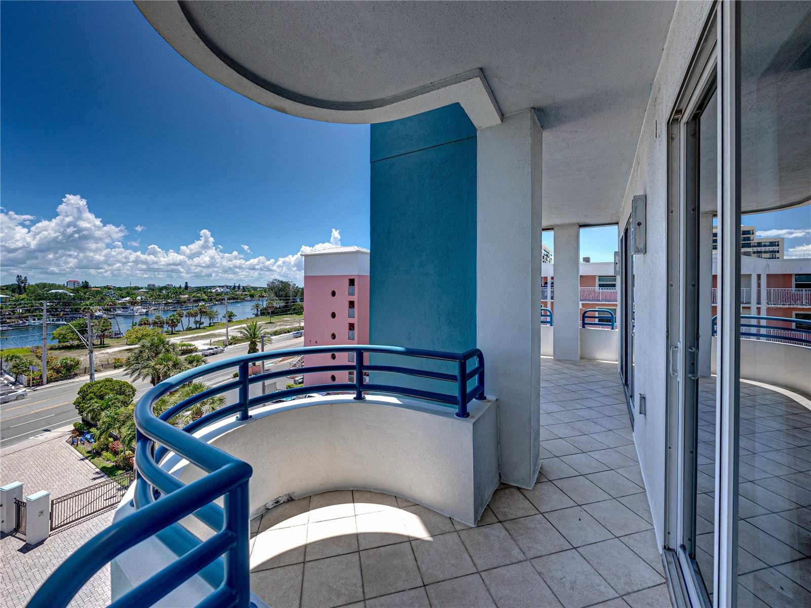 Listing photo id 73 for 3910 Gulf Boulevard 400