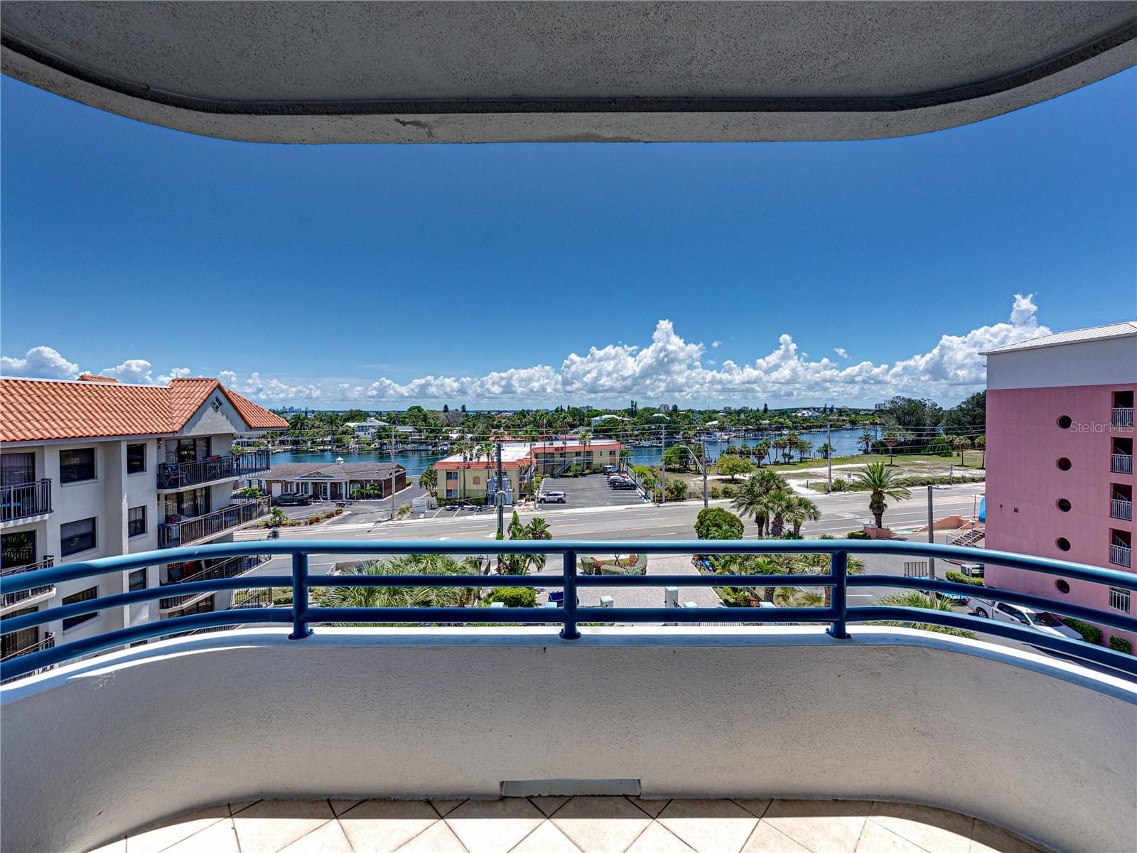 Listing photo id 74 for 3910 Gulf Boulevard 400