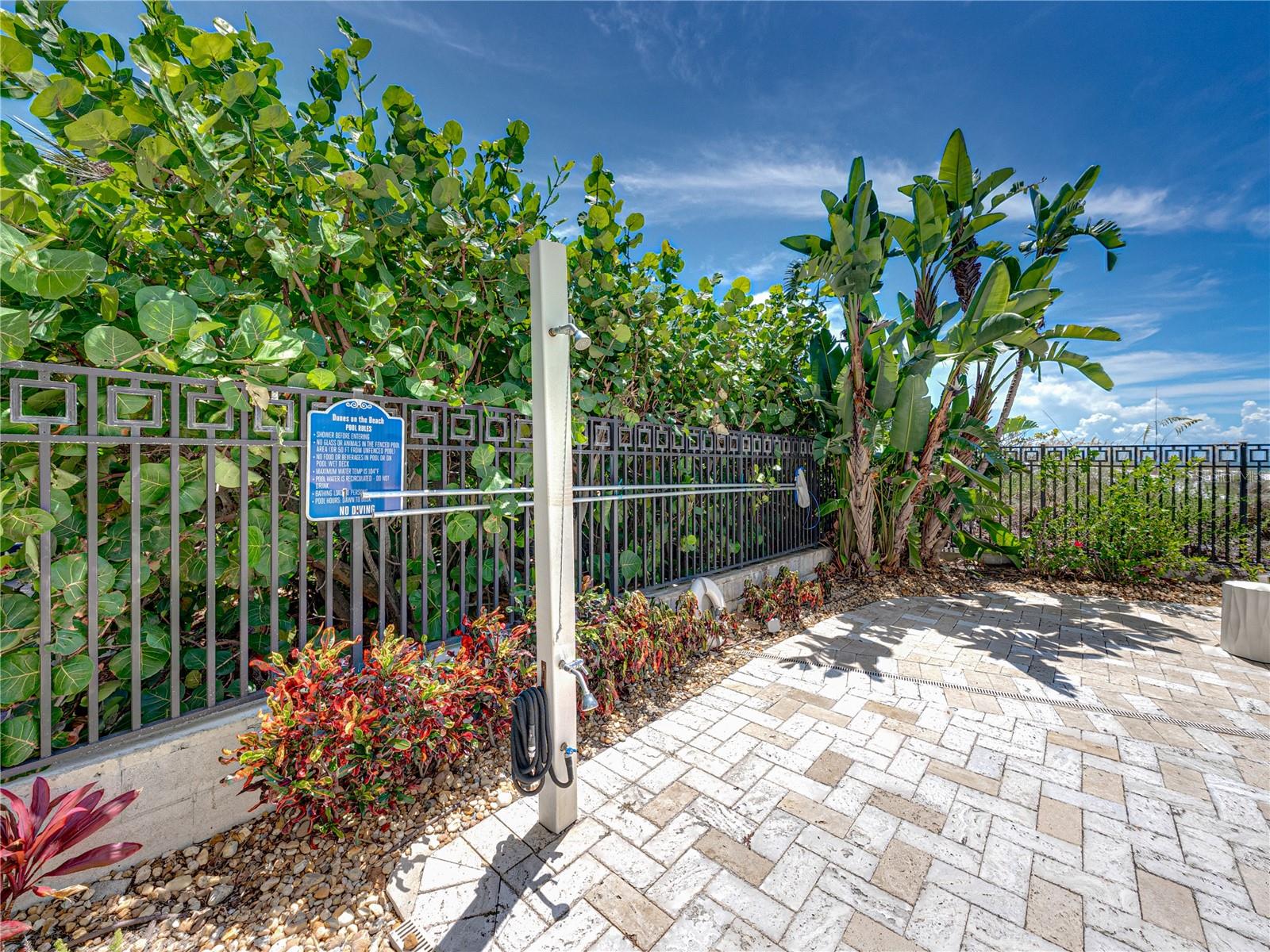 Listing photo id 94 for 3910 Gulf Boulevard 400