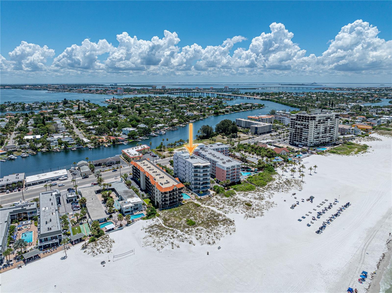 Listing photo id 96 for 3910 Gulf Boulevard 400