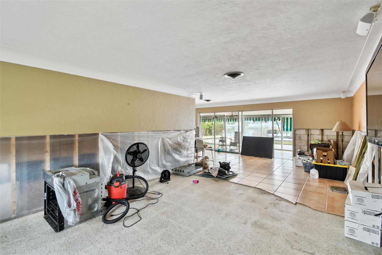 Image 30 of 63 For 8114 Causeway Boulevard S