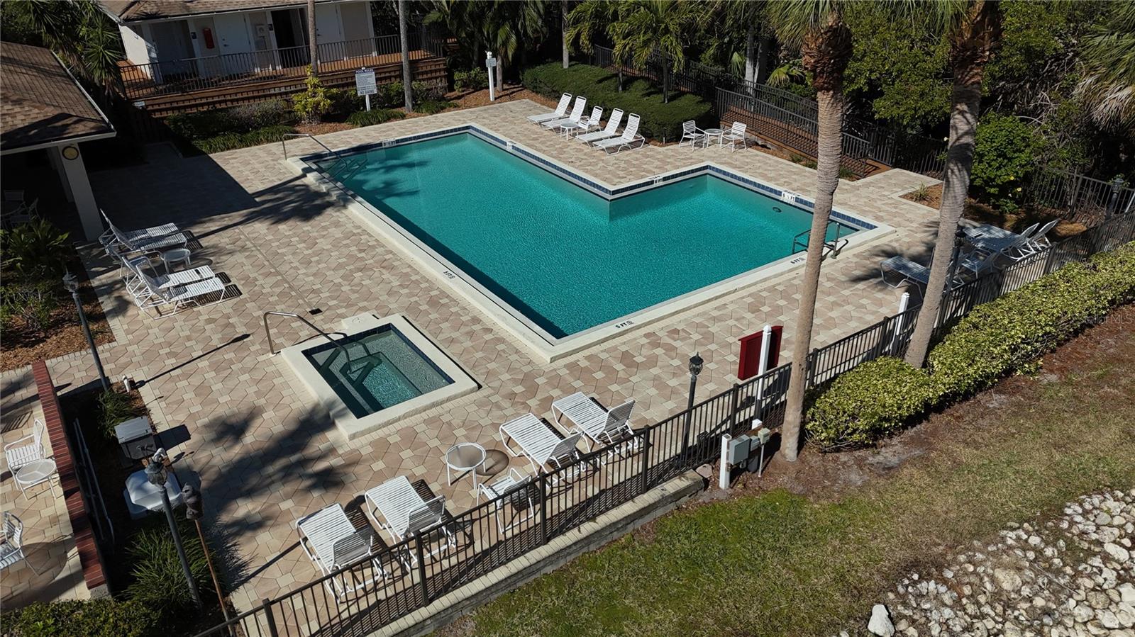Image 56 of 67 For 764 Captiva Court Ne