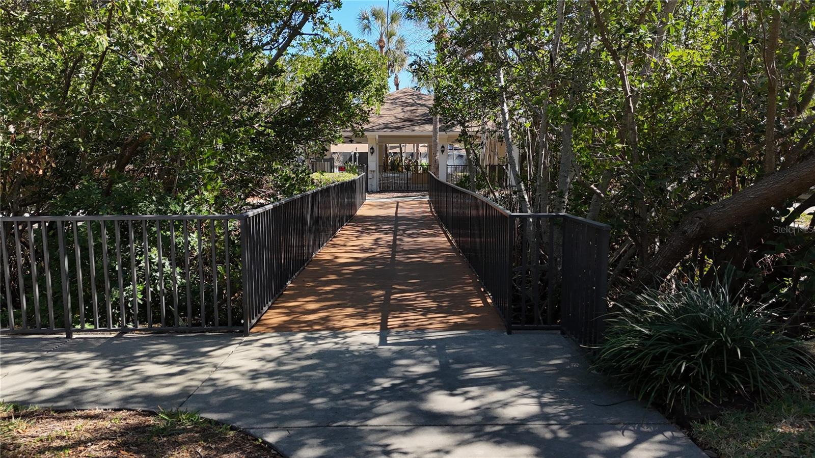 Image 63 of 67 For 764 Captiva Court Ne
