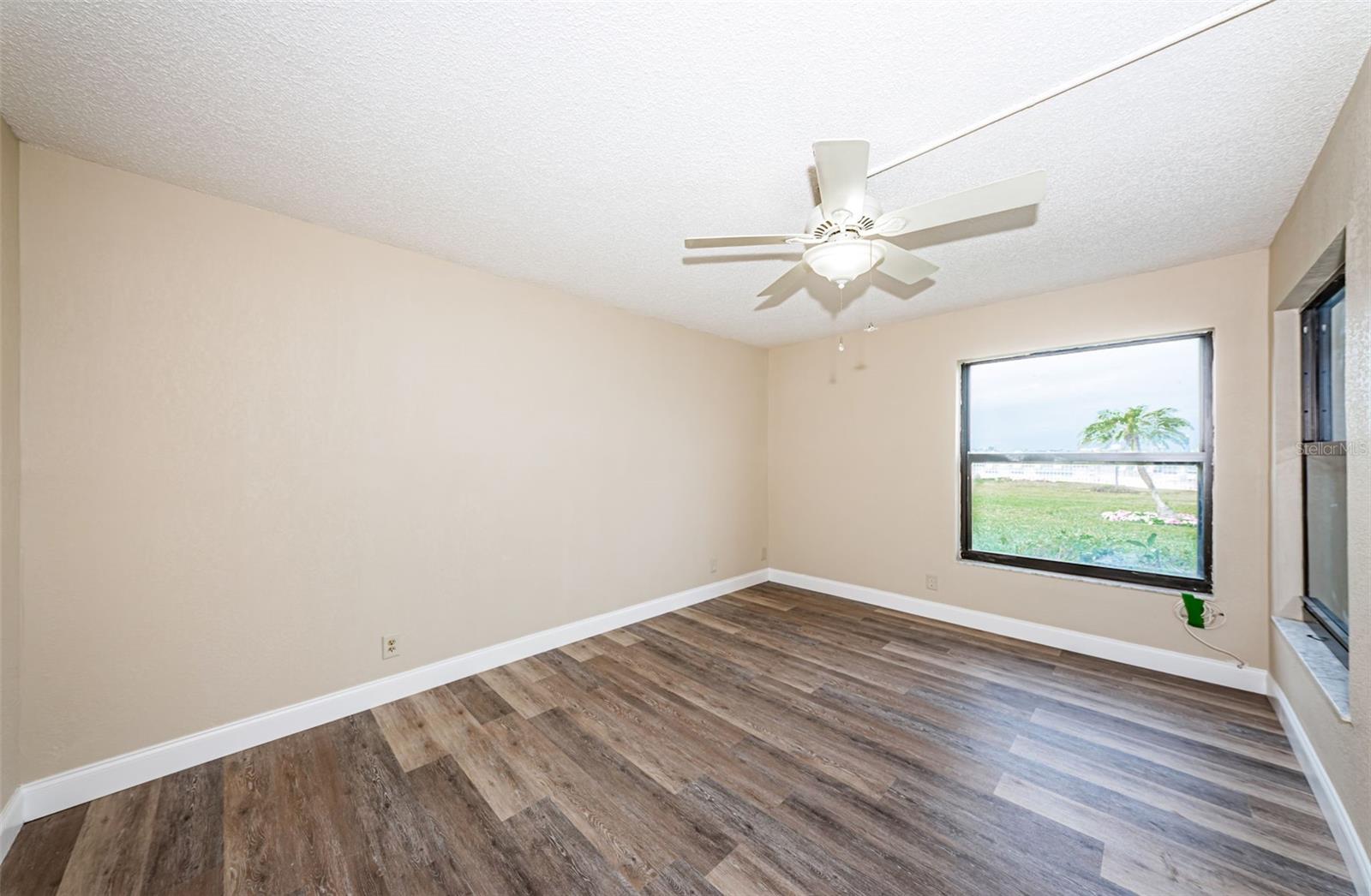 Image 15 of 38 For 6145 Sun Boulevard 103