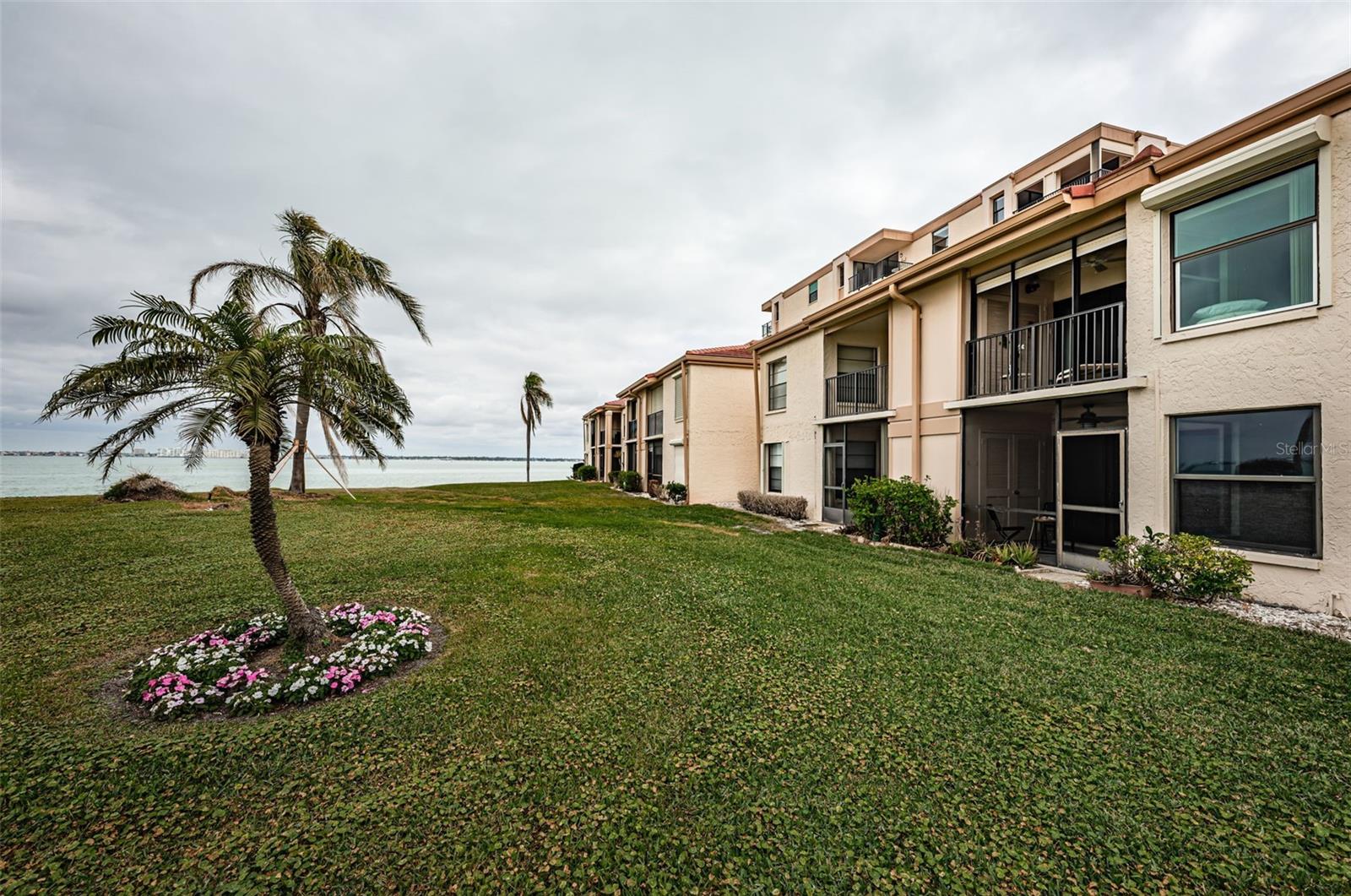 Image 2 of 38 For 6145 Sun Boulevard 103