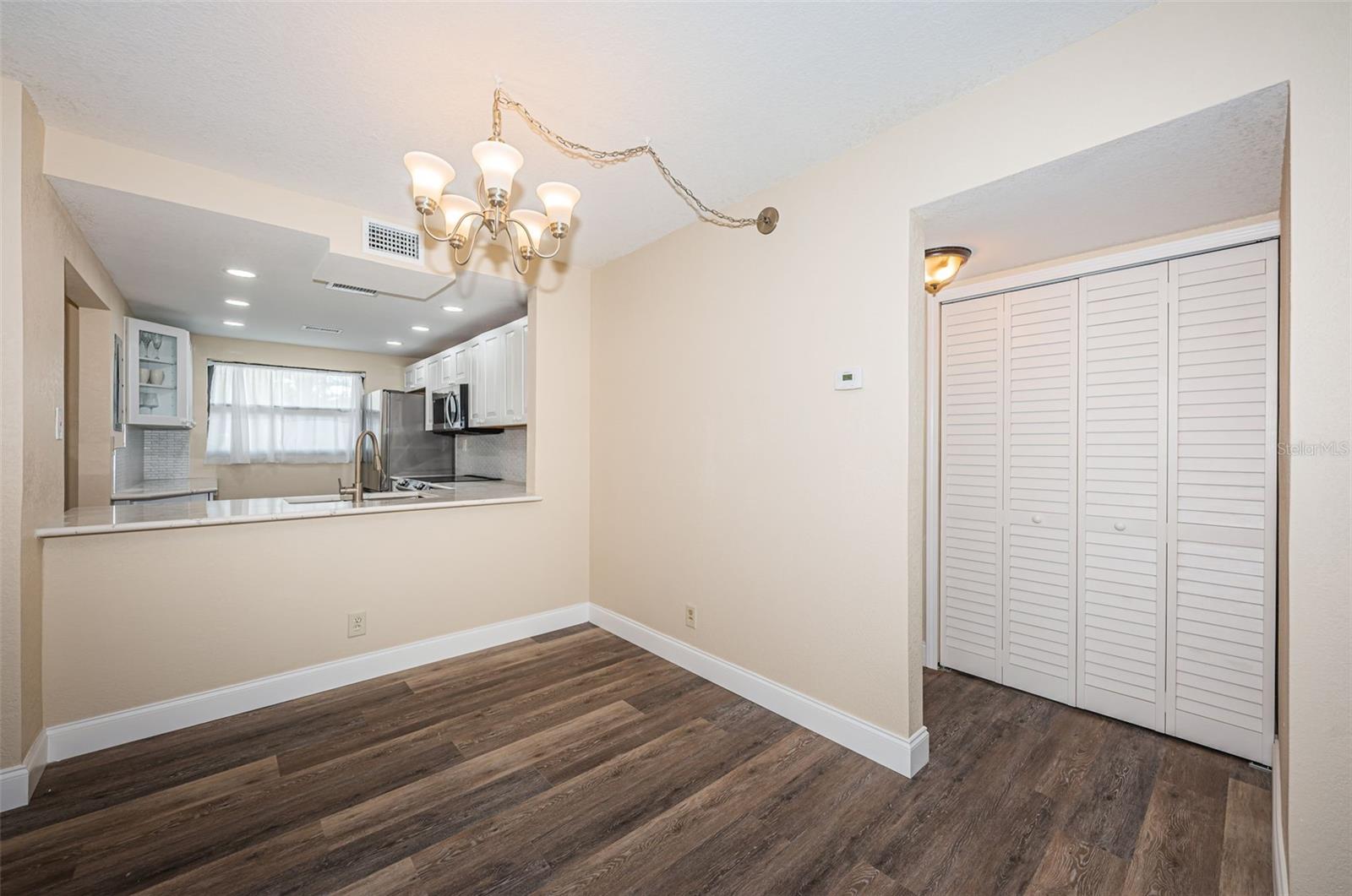 Image 20 of 38 For 6145 Sun Boulevard 103