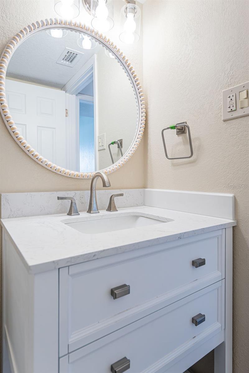 Image 23 of 38 For 6145 Sun Boulevard 103