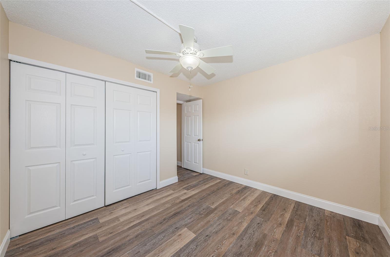Image 24 of 38 For 6145 Sun Boulevard 103