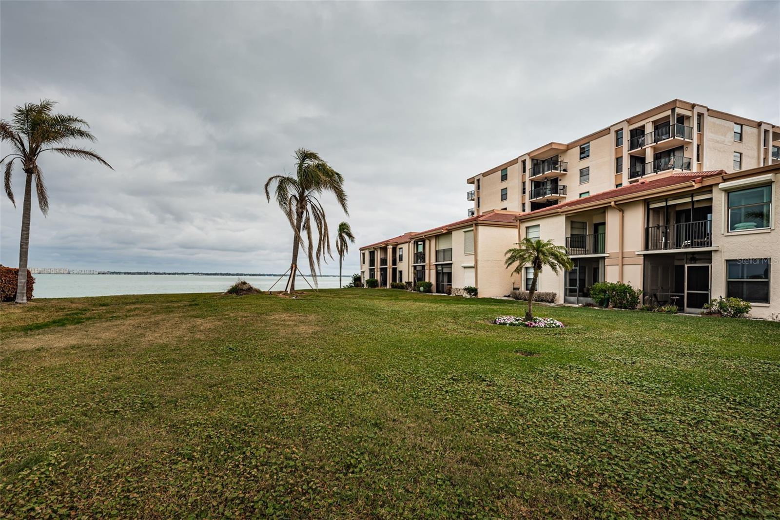 Image 31 of 38 For 6145 Sun Boulevard 103