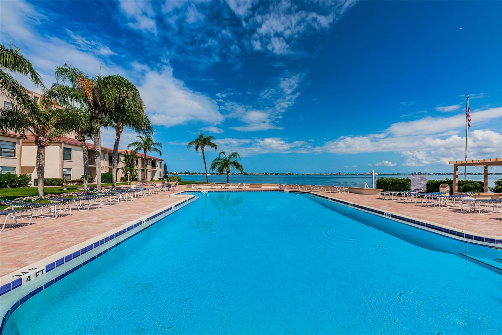 Image 34 of 38 For 6145 Sun Boulevard 103