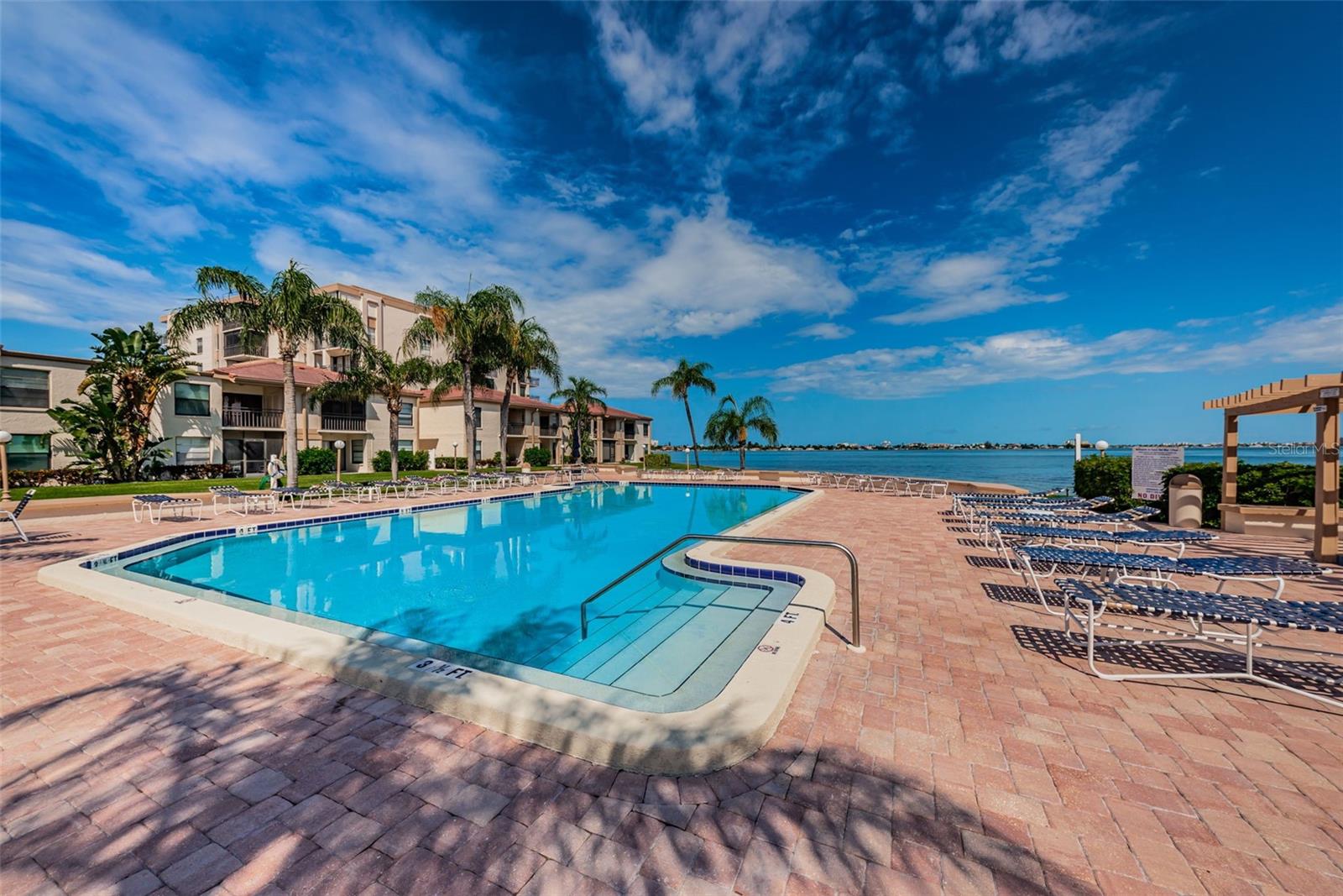 Image 35 of 38 For 6145 Sun Boulevard 103