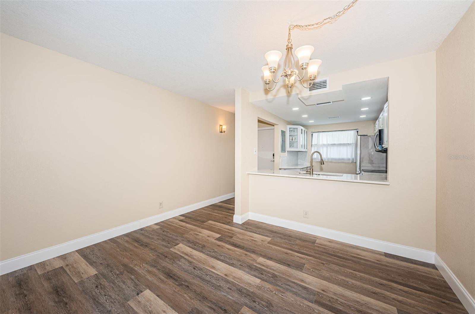 Image 4 of 38 For 6145 Sun Boulevard 103