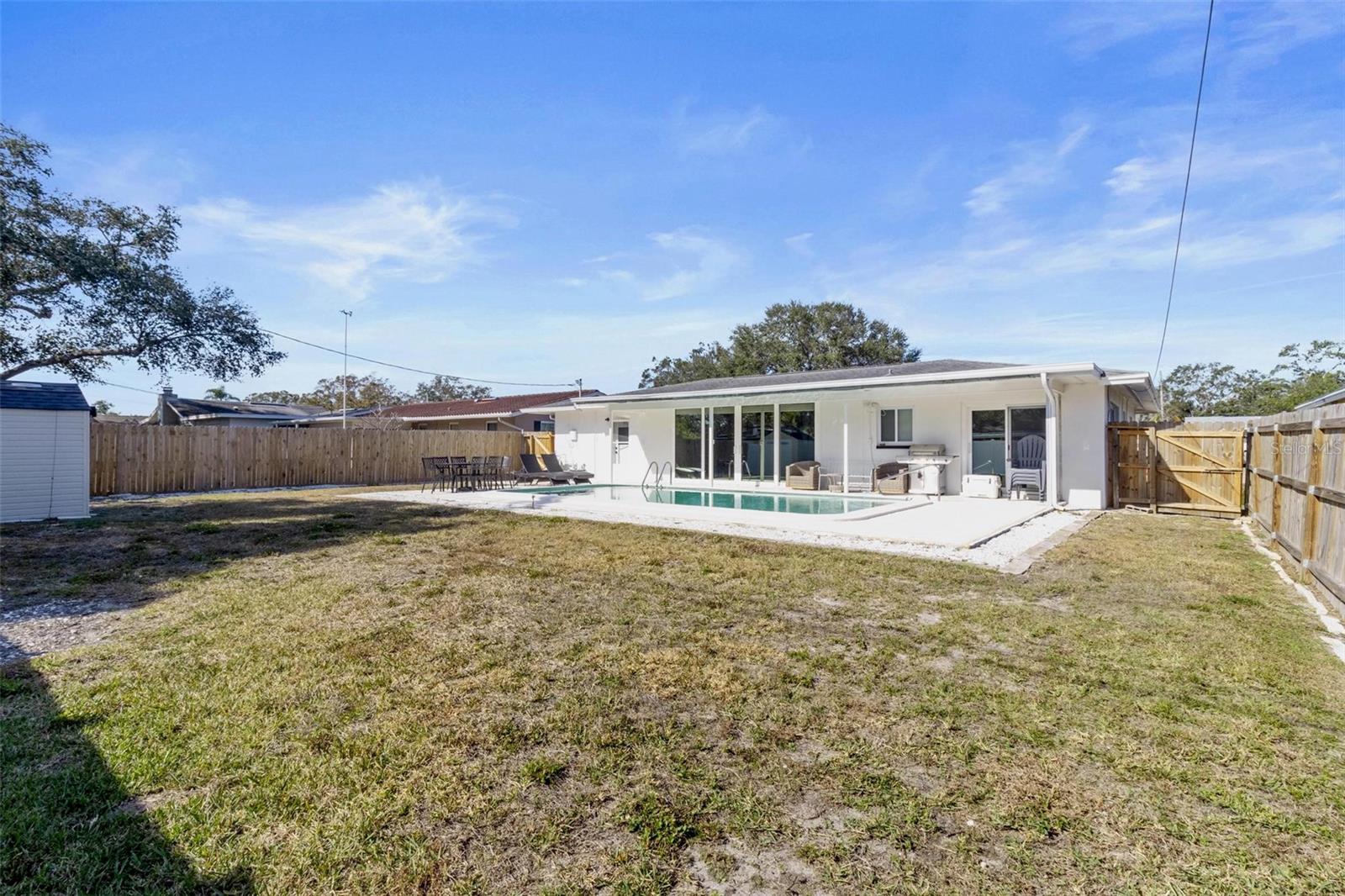 Listing photo id 25 for 1661 Arbor Drive