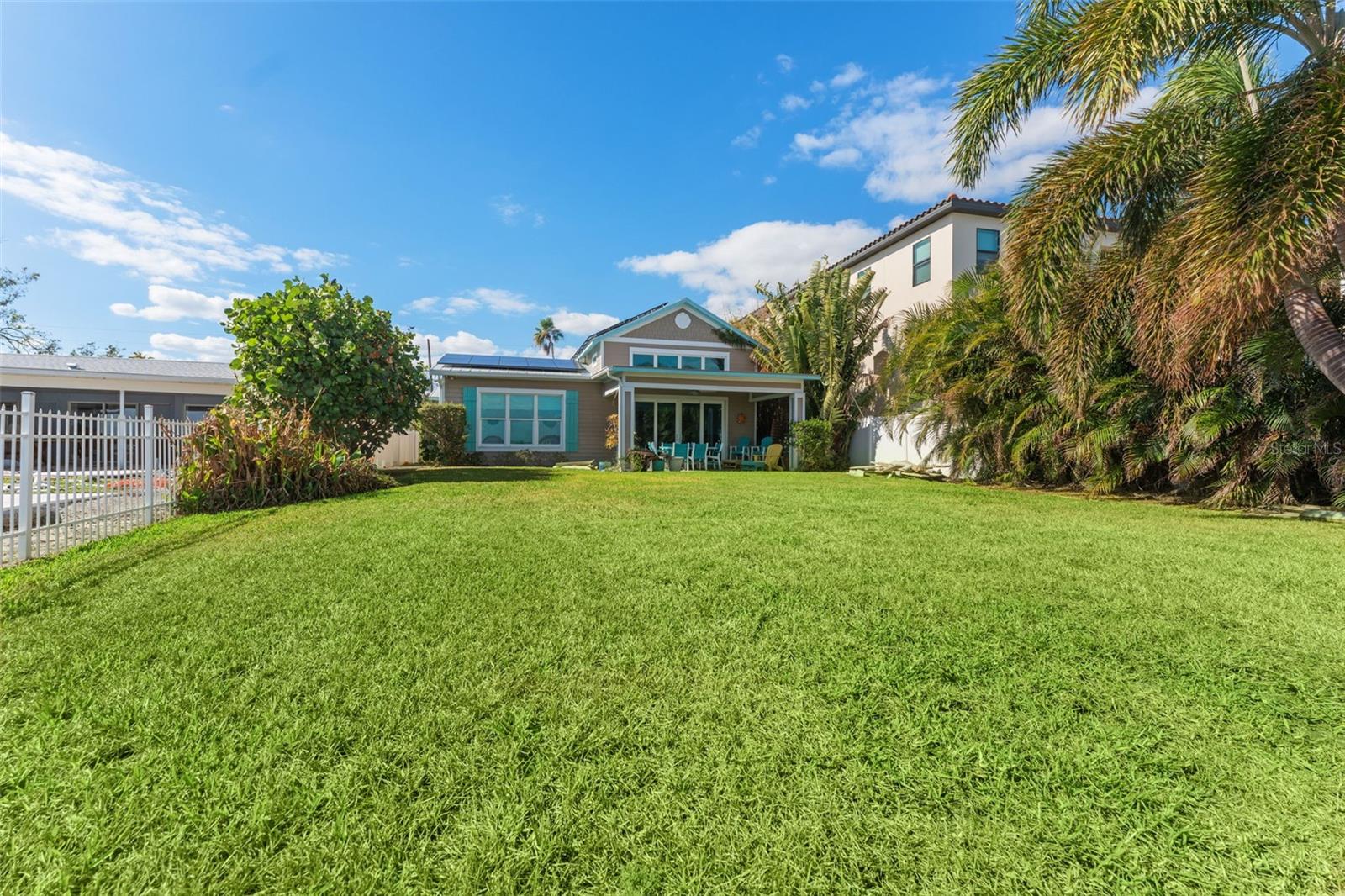 Listing photo id 20 for 6323 Bayou Grande Boulevard Ne