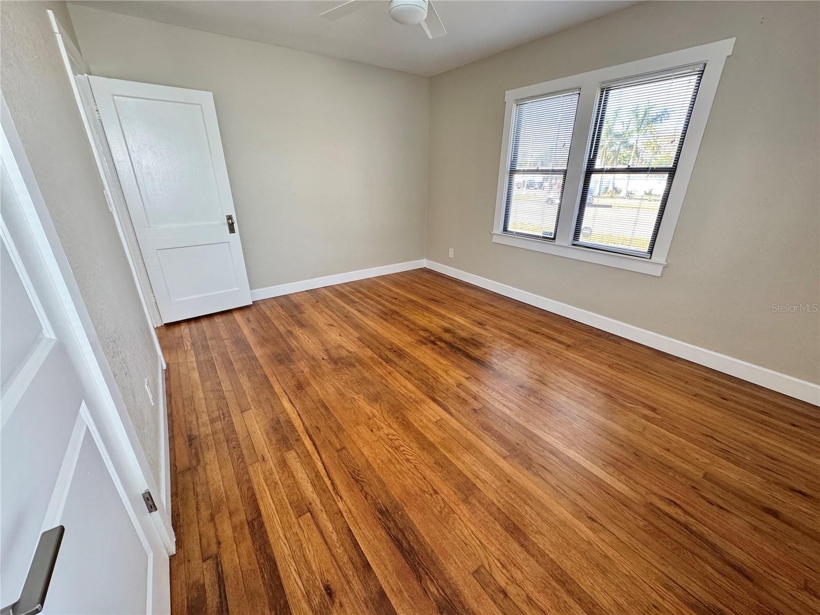 Image 10 of 23 For 2720 9th Avenue N