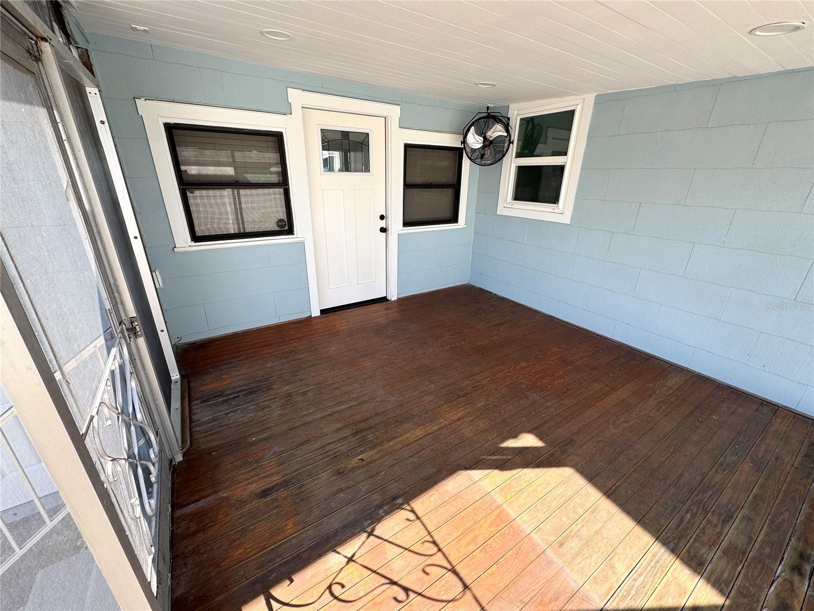 Image 17 of 23 For 2720 9th Avenue N