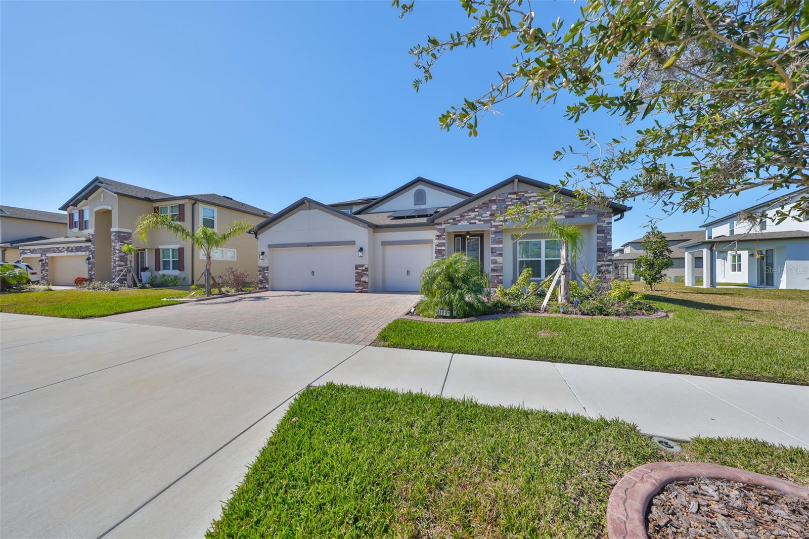 Listing photo id 4 for 3091 King Fern Drive