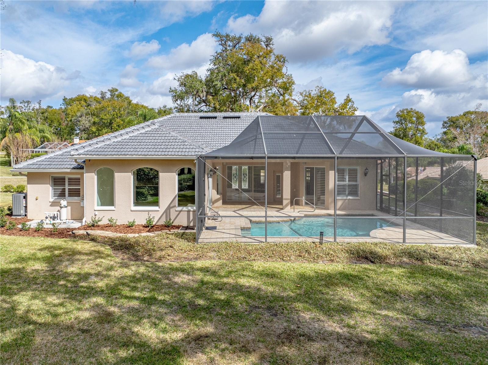 Listing photo id 60 for 12632 Oak Hollow Court