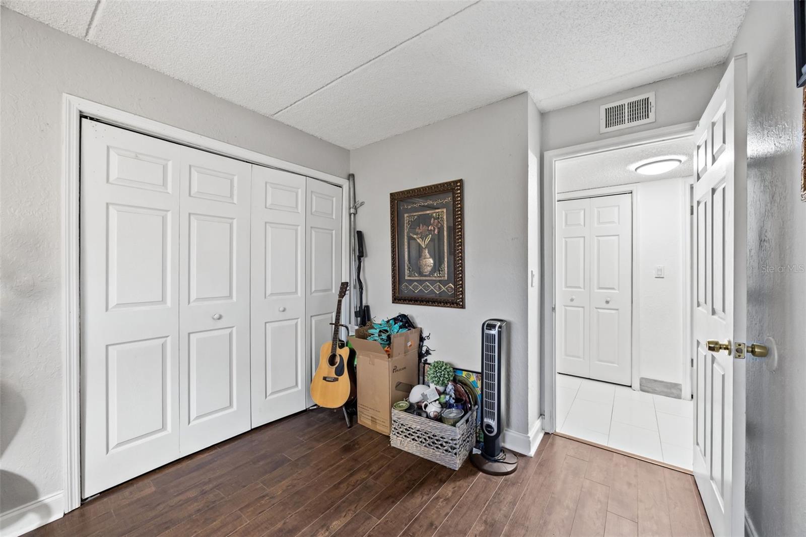 Listing photo id 15 for 2835 Somerset Park Drive 103