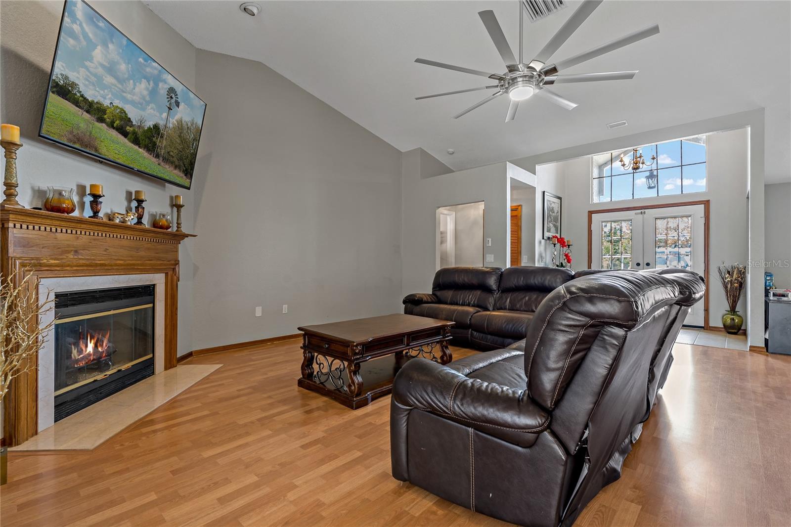 Listing photo id 15 for 5052 Florentine Court