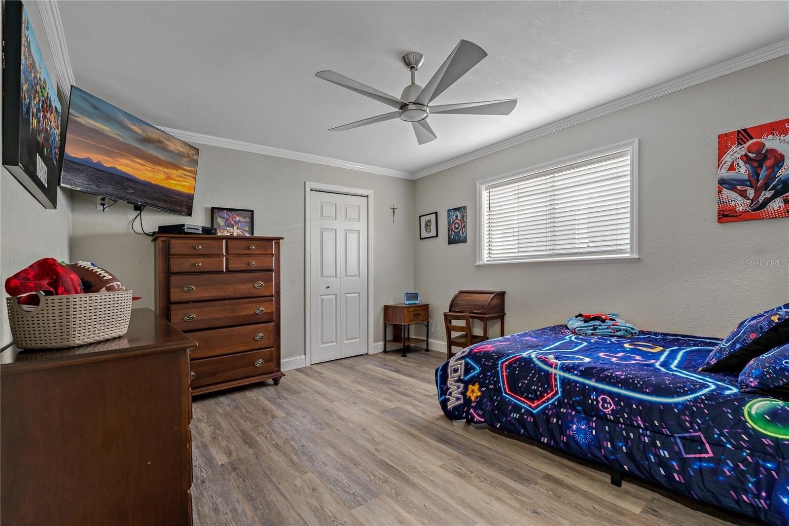 Listing photo id 33 for 5052 Florentine Court