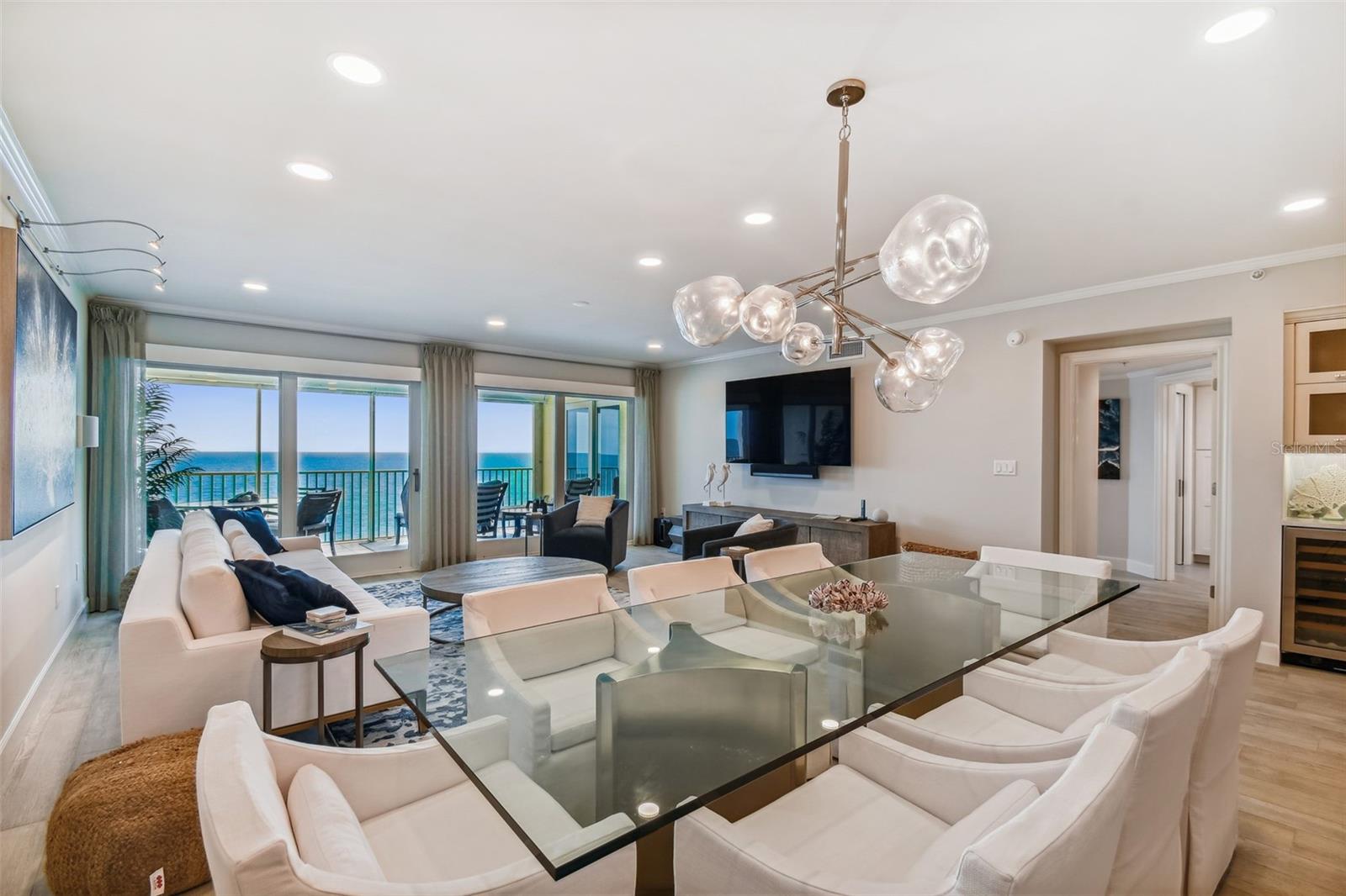 Listing photo id 3 for 16750 Gulf Boulevard 413