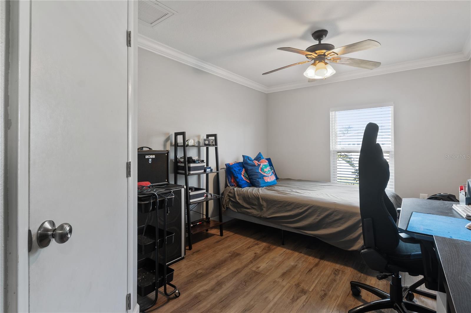 Listing photo id 21 for 10079 83rd Way