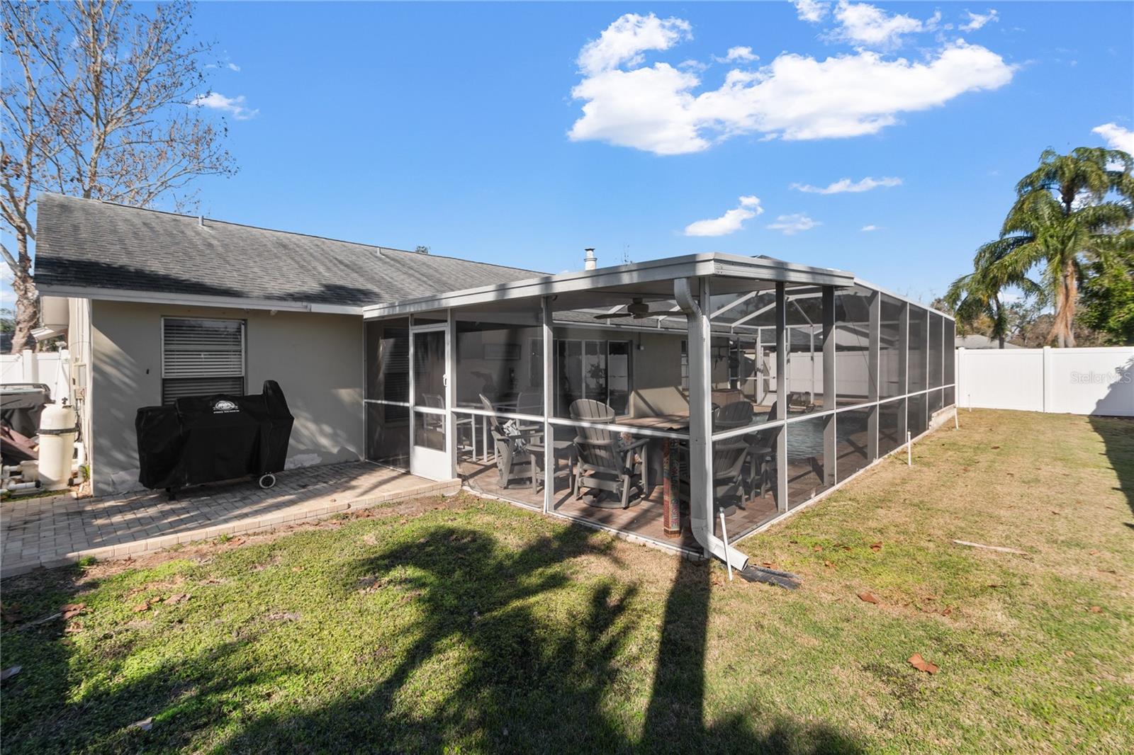 Listing photo id 24 for 10079 83rd Way